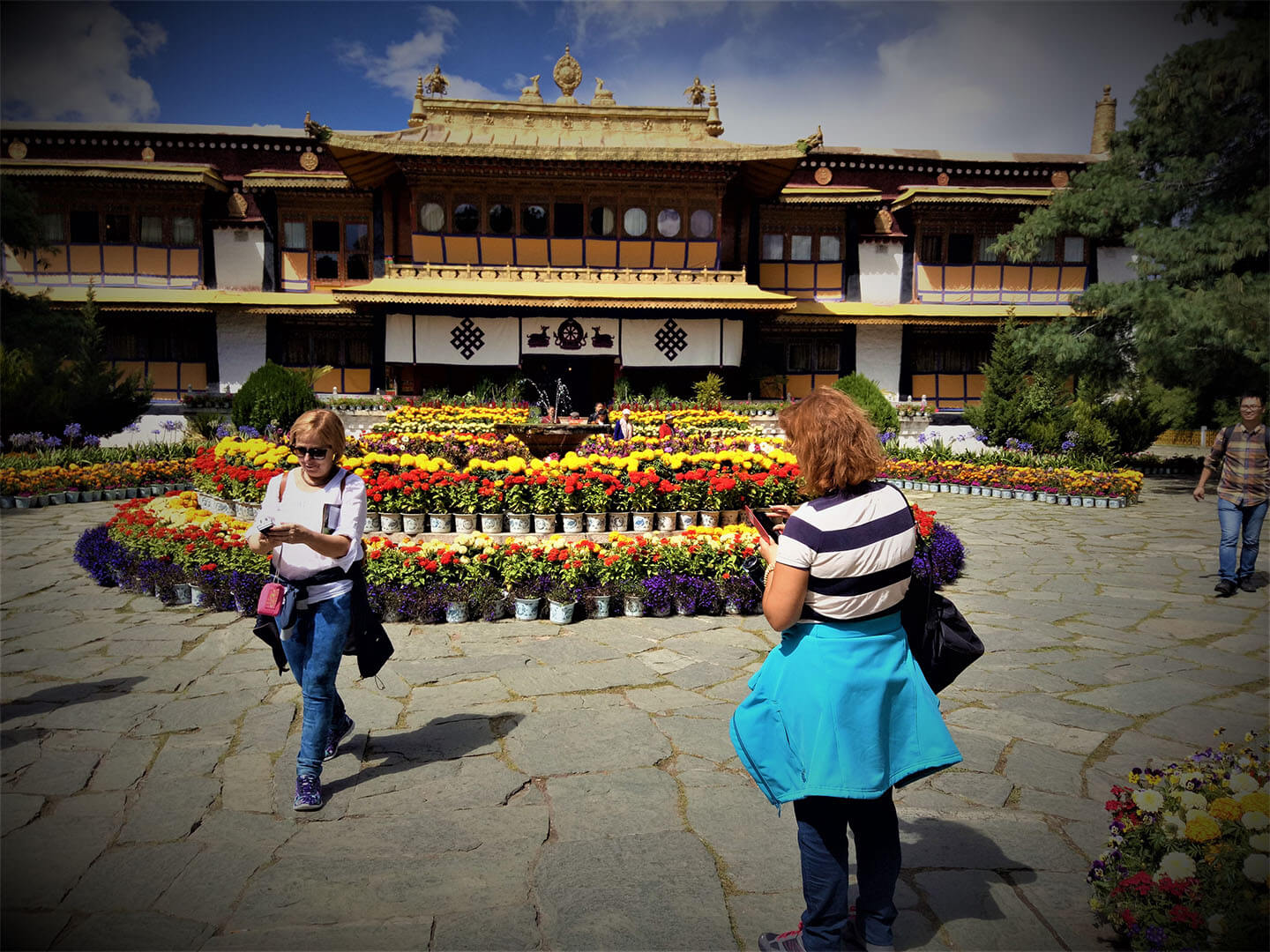 Our clients in Norbulingka summer Palace 